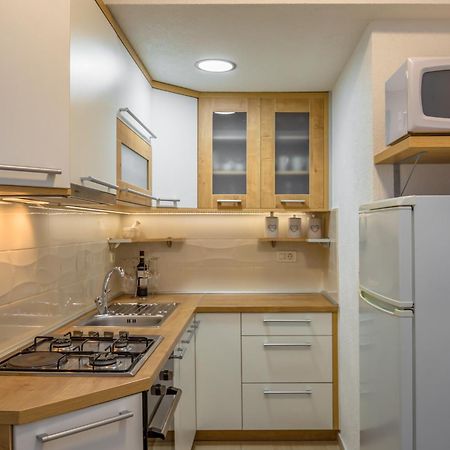 Apartmani Lovrenco Krvavica Bagian luar foto