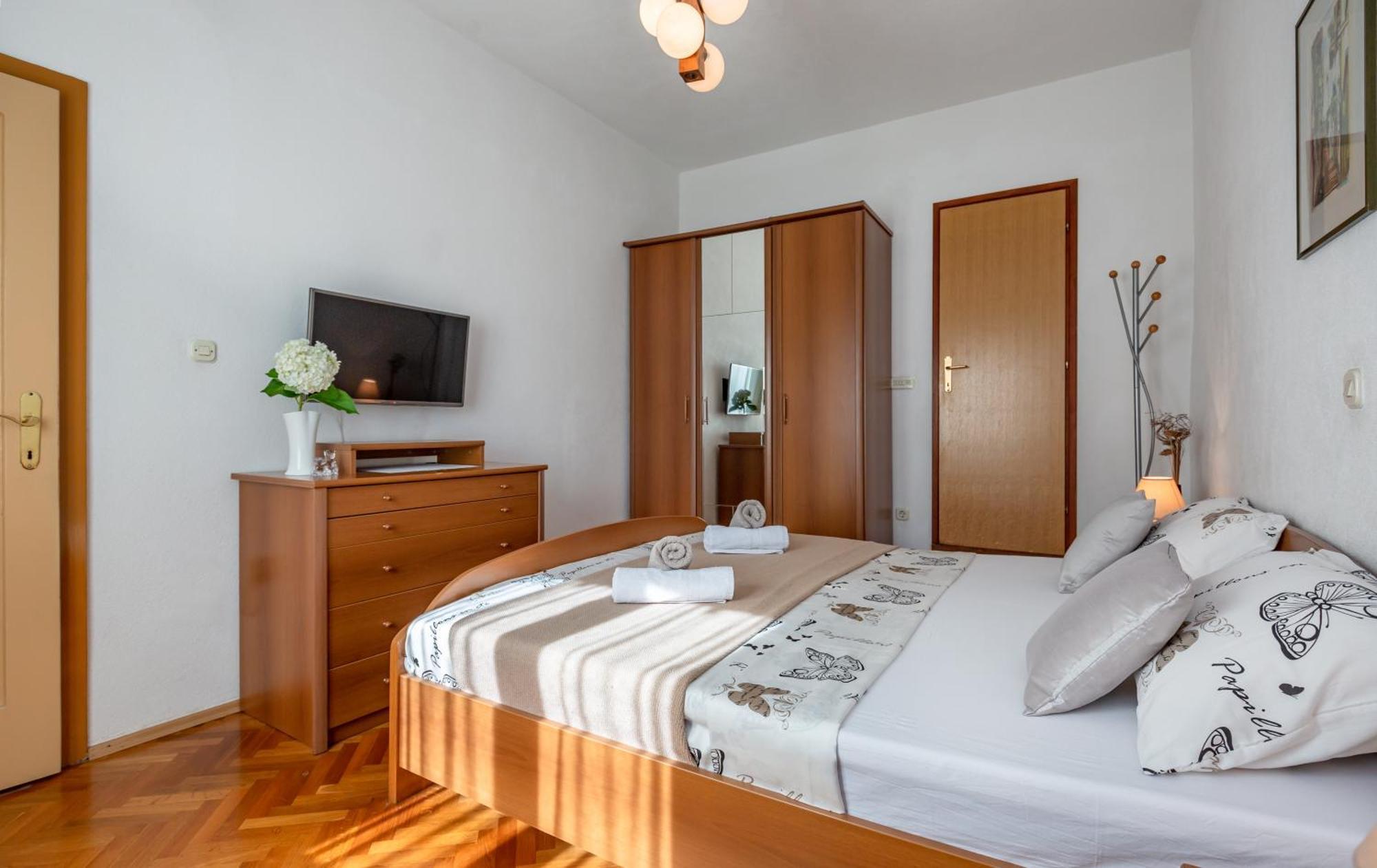 Apartmani Lovrenco Krvavica Bagian luar foto