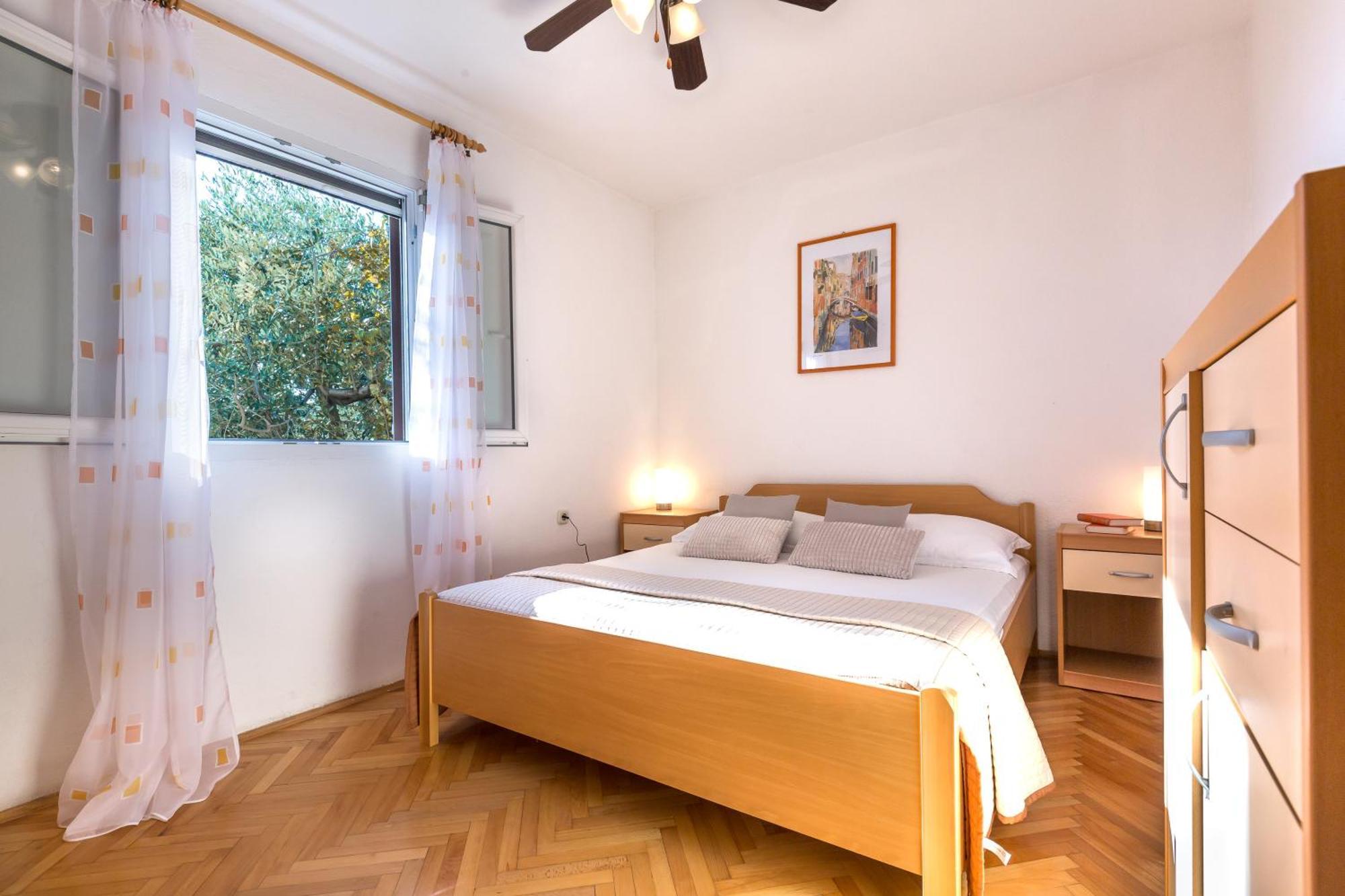 Apartmani Lovrenco Krvavica Bagian luar foto
