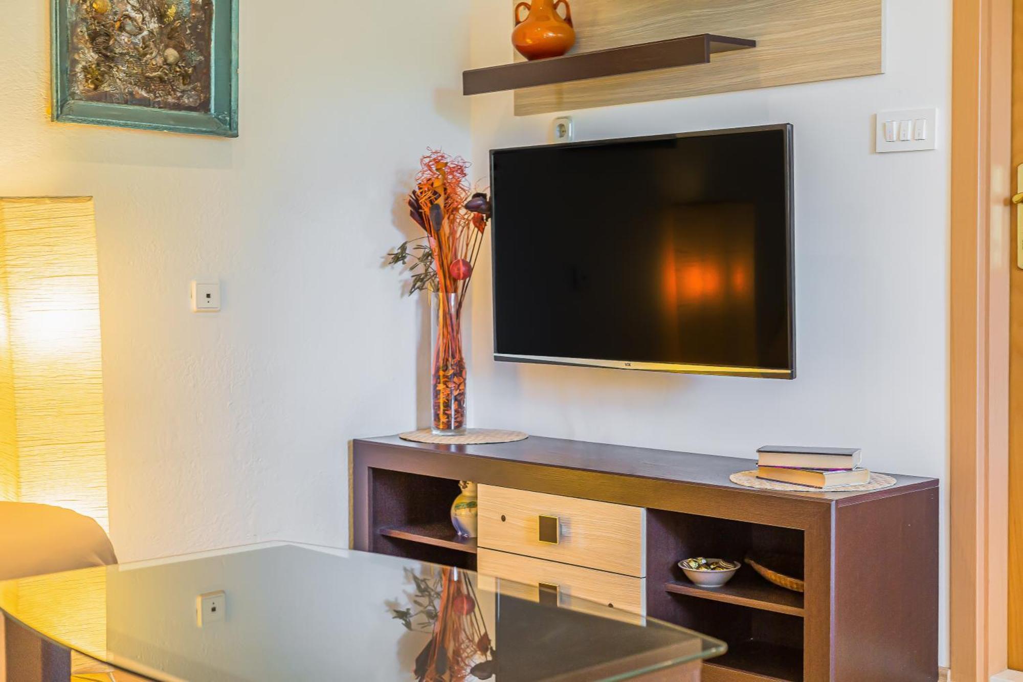 Apartmani Lovrenco Krvavica Bagian luar foto