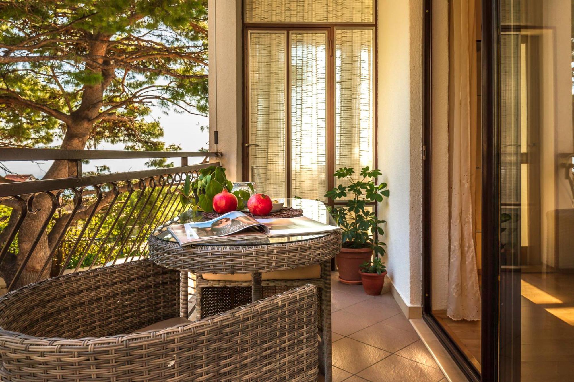 Apartmani Lovrenco Krvavica Bagian luar foto