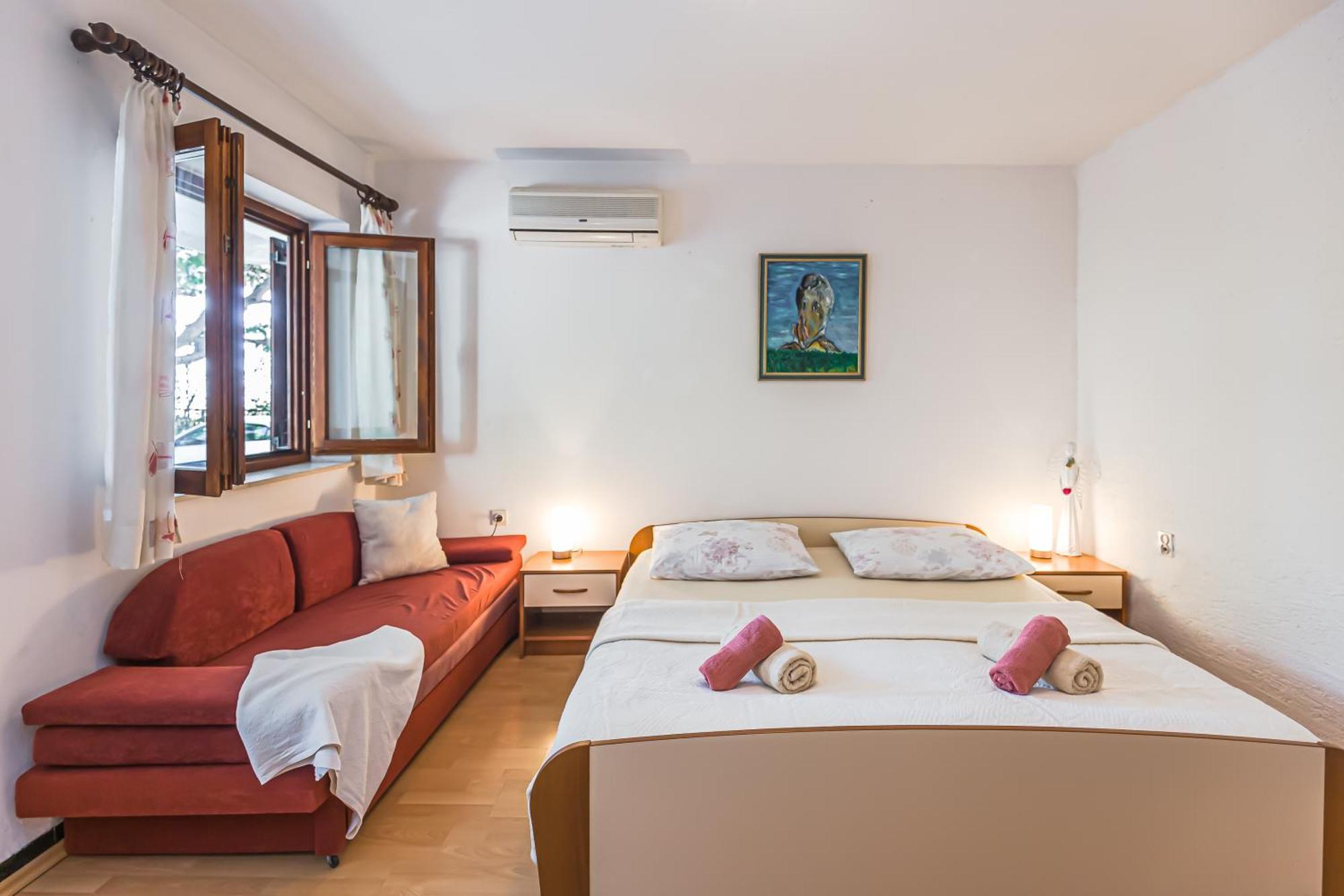 Apartmani Lovrenco Krvavica Bagian luar foto