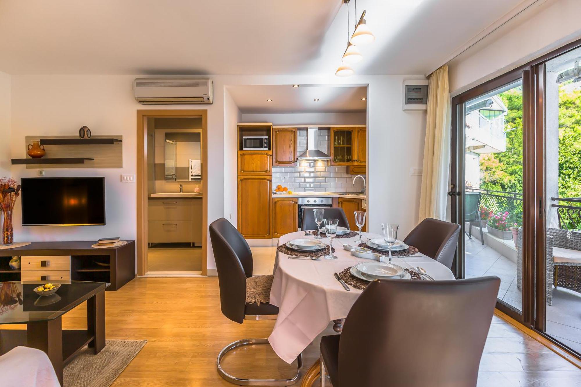 Apartmani Lovrenco Krvavica Bagian luar foto